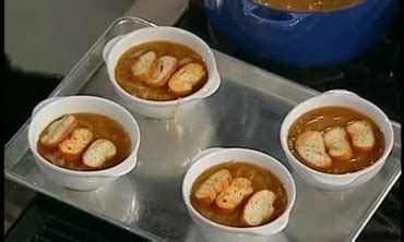 Video: Traditional French Onion Soup | Martha Stewart