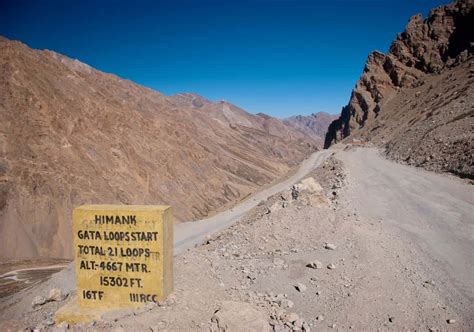 TOP 5 Reasons to AVOID Manali Leh Highway in October