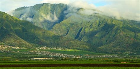 Iao Valley State Park in Wailuku - Needle Lookout Trail