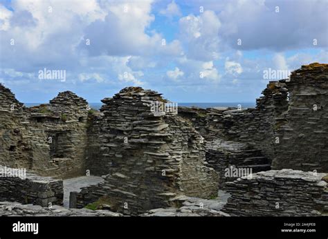 Tintagel Castle ruins, Cornwall Stock Photo - Alamy