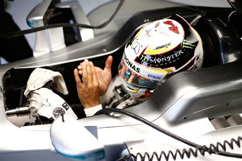 Hamilton starts helmet design competition