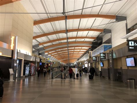 Incredible structure at Raleigh/Durham International Airport! [2436×1125] – Building Gallery