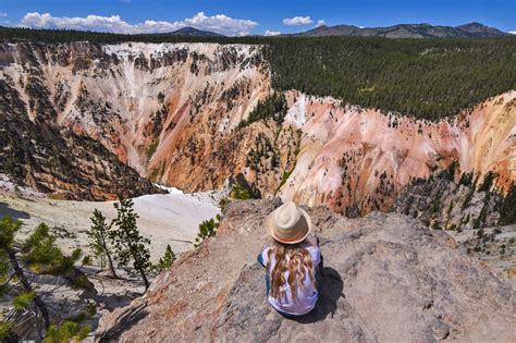 10 Best Hiking Trails in Yellowstone National Park - Take a Walk Through Yellowstone's Most ...