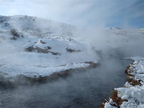 How to Visit Yellowstone in Winter: Ultimate Guide to the Park's Best Season - Ordinary Adventures