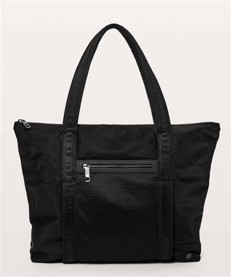 Lululemon Everywhere Tote 20L - Black - lulu fanatics