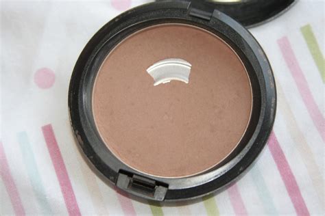 LucyGraceHearts: MAC- Bronzing Powder