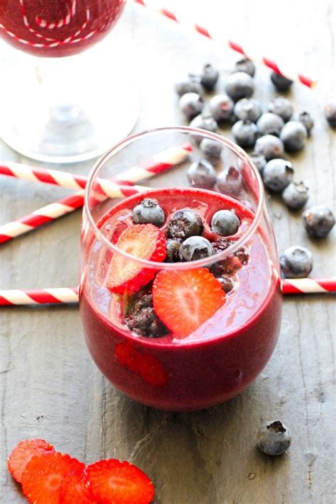 4-Ingredient Vegan Acai Berry Smoothie - Layers of Happiness | Acai berry smoothie, Apricot ...