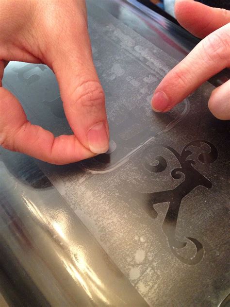 How to use etching cream on glass - B+C Guides