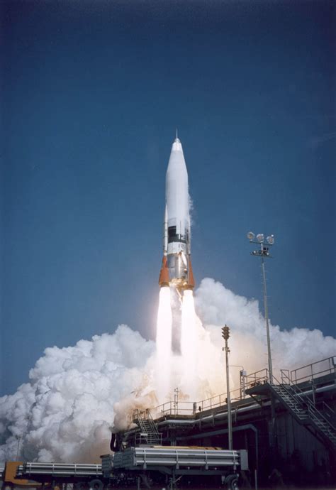 File:Atlas missile launch.jpg - Wikimedia Commons