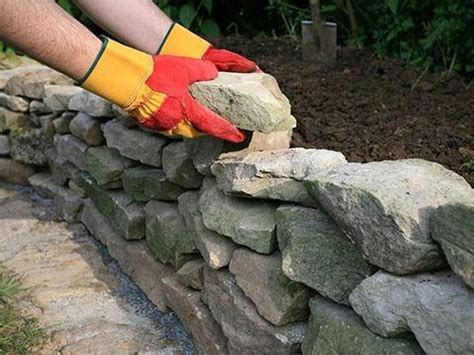 How to Build a Dry Stone Wall - Australian Handyman Magazine