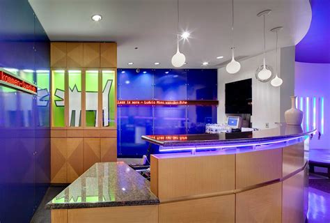 Fairfield Inn & Suites: Lobby | Fairfield inn, Chicago architecture, Suites