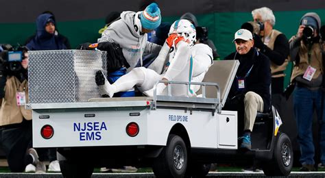 Dolphins LB Jaelan Phillips Leg Weeks After Achilles Surgery