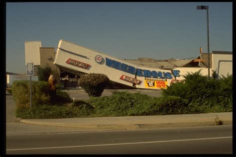 The Northridge Earthquake Was 25 Years Ago, And It Looked Like This | LAist