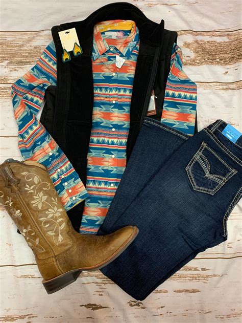 Ladies Rodeo Outfit of the Day - Stockyard Style