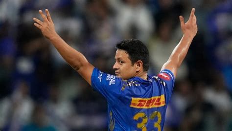 Harbhajan Singh hails Piyush Chawla's 'wicket-taking software'