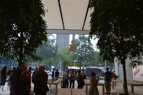 Published photos of the first in Belgium Apple Store - Apple world news