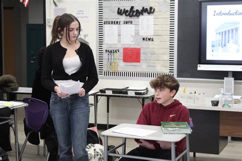 Ninth-grade English students conduct mock trial : Warwick Valley Central Schools