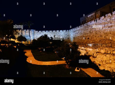 Jerusalem's old city walls at night Stock Photo - Alamy