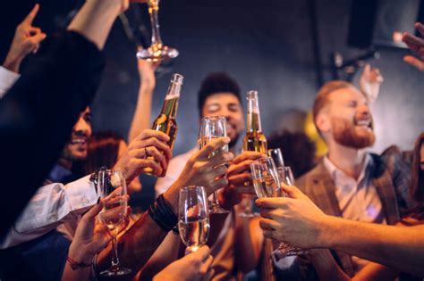 Social Drinking: How Alcoholic And Social Drinker Differ