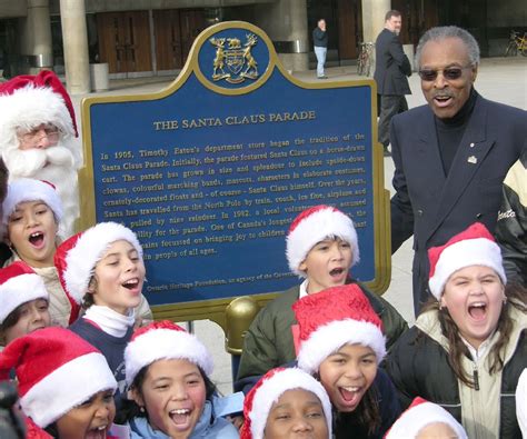 Read the Plaque - The Santa Claus Parade