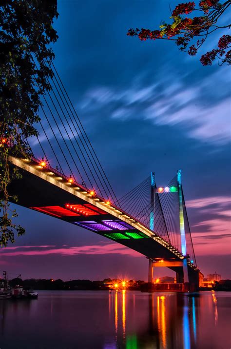 Vidyasagar Setu, also known as the Second Hooghly Bridge, is a toll bridge over the Hooghly ...