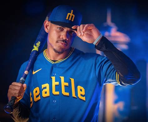 Mariners’ City Connect uniforms capture essence of future nostalgia ...