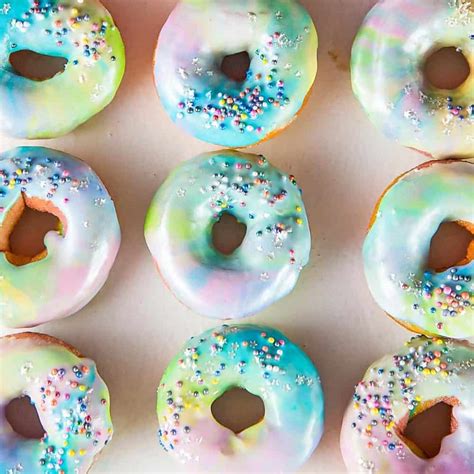 Mini Unicorn Rainbow Donuts (Mini Rainbow Donuts with Unicorn Glaze ...