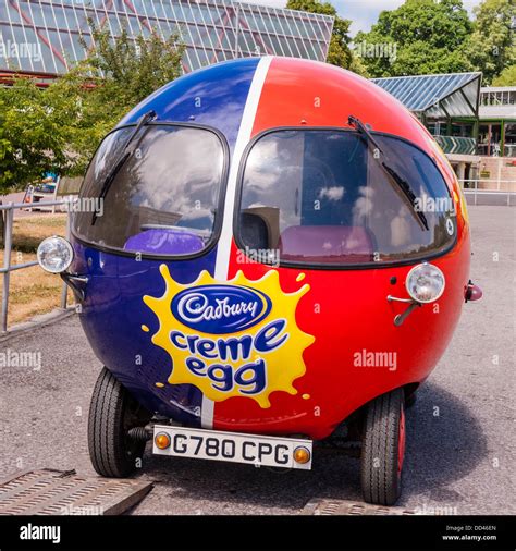 Die Cadbury Creme Ei Auto an das National Motor Museum in Beaulieu in ...