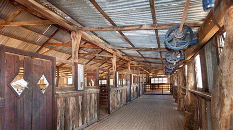 old-timber-corrugated-iron-sheep-shearing-shed-australia-evolution-of ...