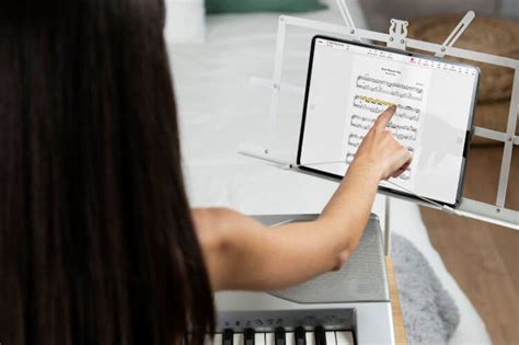 Digital piano sheet music - revolutionizing music scores - OKTAV