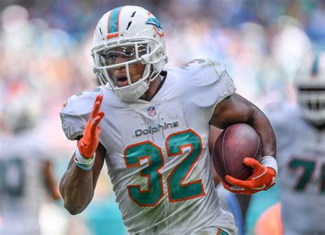 Report says some Miami Dolphins players want to be traded