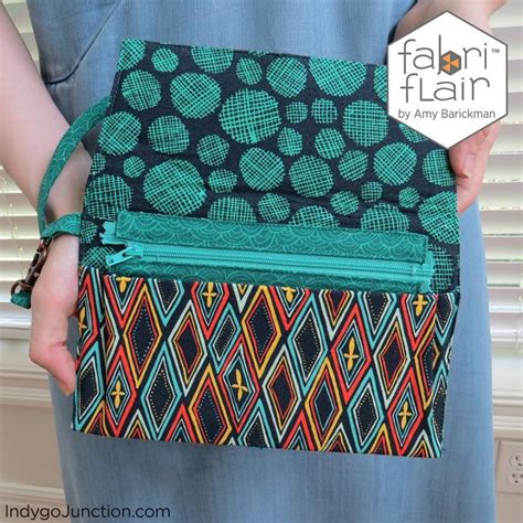 Pocketbook Wristlet Fabriflair Pattern | Wristlet patterns, Diy fashion accessories, Handmade ...