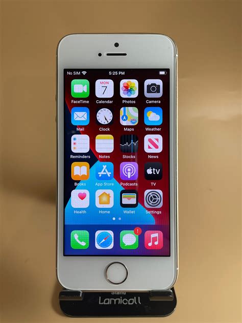 iPhone SE 16GB UNLOCKED -No Touch ID - TechStreetUSA