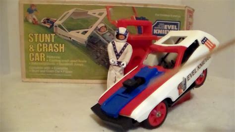 Evel Knievel Stunt &Crash Car set - YouTube