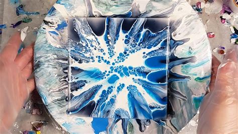 MY FIRST BLOOM POUR - Blue and White Bloom Technique - Acrylic Paint ...