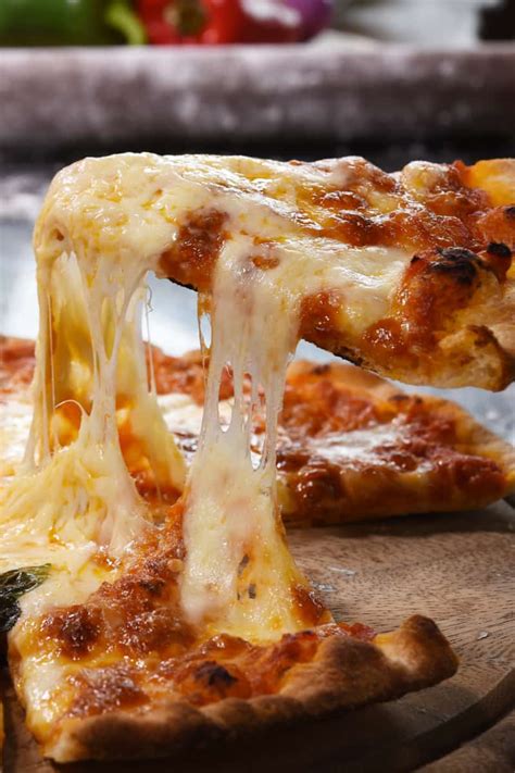 What is Brooklyn-Style Pizza? (Why It's So Different?)