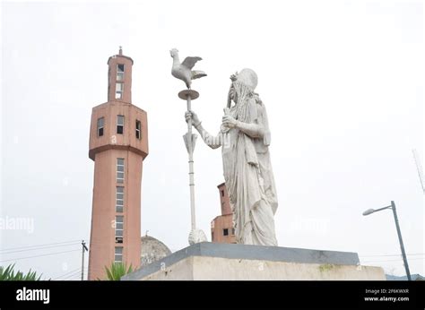 Oduduwa Statue, Ile-Ife, Osun State, Nigeria Stock Photo - Alamy