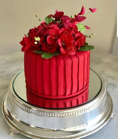 Pin on cake_Red cake | Elegant birthday cakes, Red birthday cakes ...