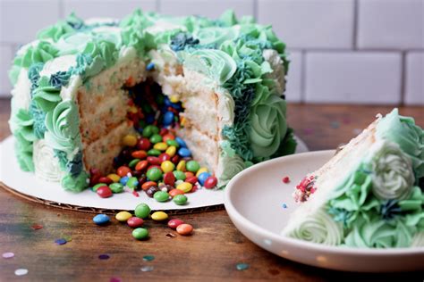 Confetti Explosion Cake - Food By The Gram