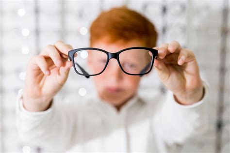 Sudden Blurry Vision: Causes & how to cure Blurry vision naturally?