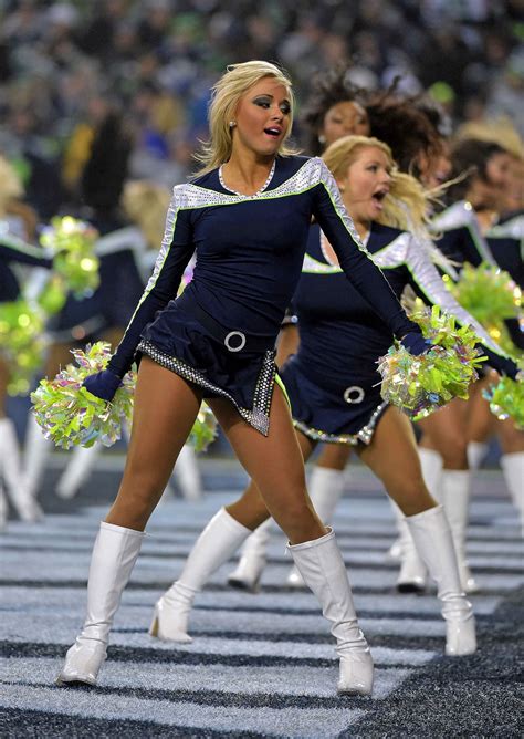 NFL Cheerleaders | Porristas de fútbol, Moda universitaria, Nfl