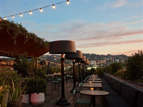 22 Best Rooftop Bars in the World For Drinks With Stunning Views