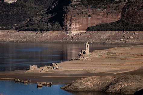 Sau Reservoir Goes Dry as Europe Braces for Dry Summer - Bloomberg