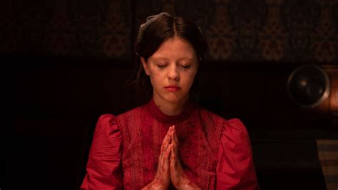 ‘Pearl’ Movie Review: Mia Goth Stuns in Ti West’s ‘X’ Prequel