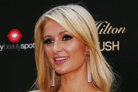 Paris Hilton Net Worth, Age, Height, Profile, Perfume, Boyfriend