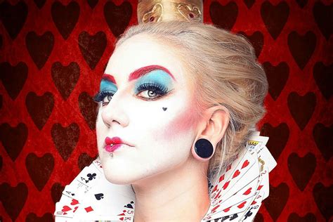 Pin by Michal Gurvich on Queen Of Hearts | Alice in wonderland makeup, Queen of hearts halloween ...