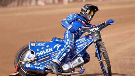 Speedway Gorzow Grand Prix as it happened - Bartosz Zmarzlik wins on home soil after dramatic ...