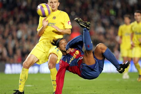 The 10 most spectacular goals scored by Ronaldinho for FC Barcelona ...