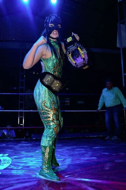 Mexican luchadora La Hiedra #wrestling #femalewrestlers #femalewrestling #prowrestling # ...