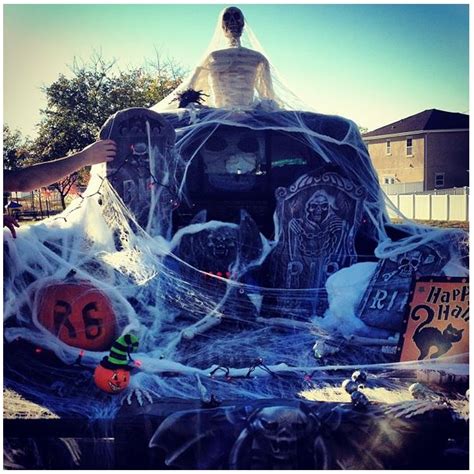 Trunk or Treat? 15 Halloween Car Decoration Ideas - CARFAX